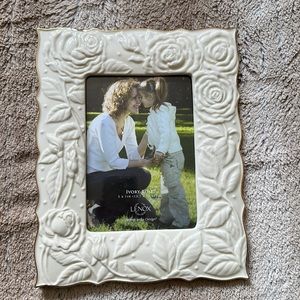 Lenox Ivory Rose Frame
